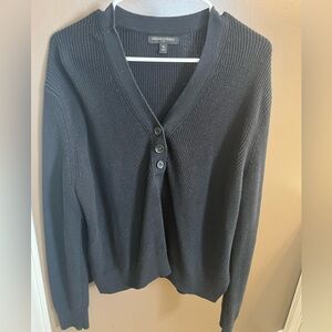 XL Banana Republic Black V-neck sweater with button detail